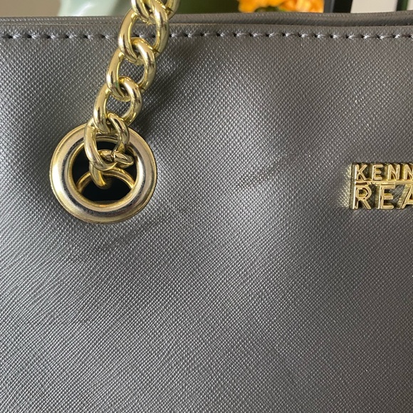 Kenneth Cole Reaction Tote (Gray) w/Gold Hardware. - Picture 6 of 12
